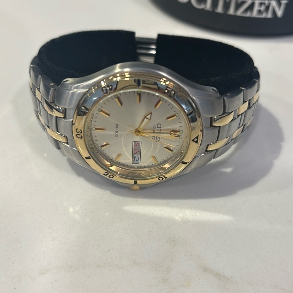 Men’s Citizen Watch View 2